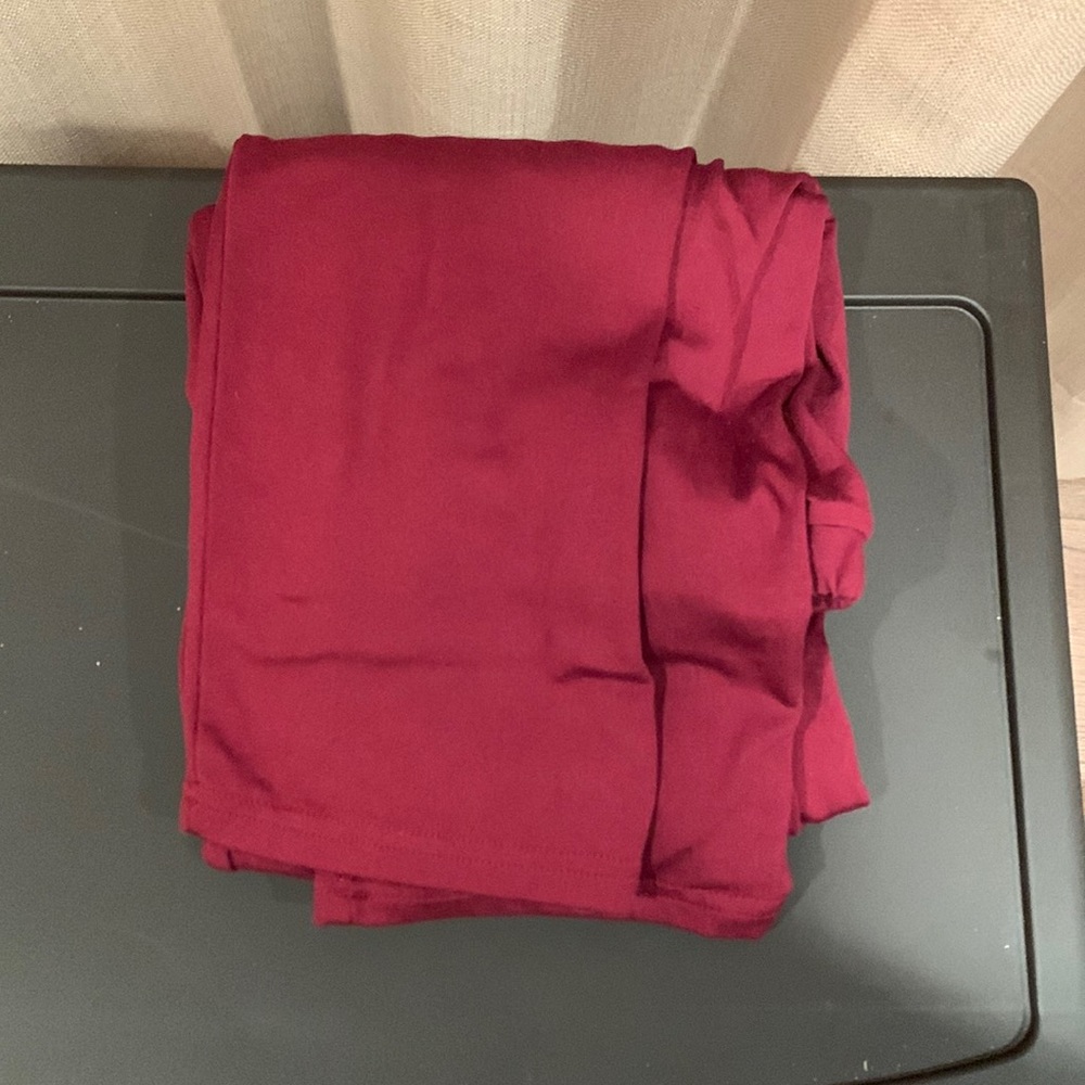Red sport leggings